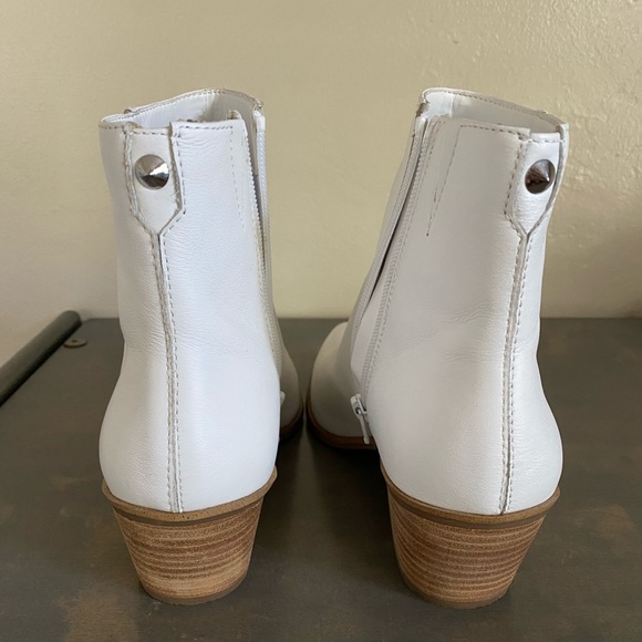 Price Drop‼️ NWOT ALDO White Booties - Picture 2 of 8